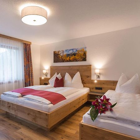Alpenrose Appartements Burger Evelin サンクト・アントン・アム・アールベルク エクステリア 写真