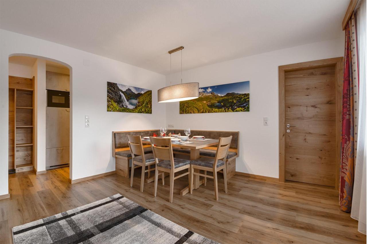 Alpenrose Appartements Burger Evelin サンクト・アントン・アム・アールベルク エクステリア 写真